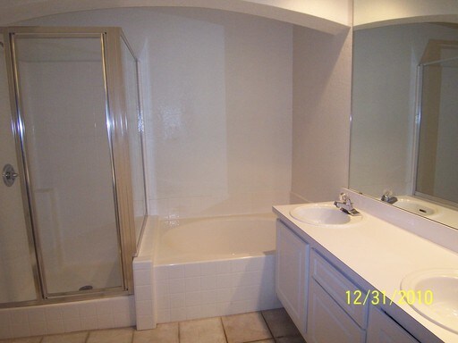 Foto del edificio - 15350 Amberly Dr