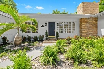 Building Photo - 4114 Santa Maria St