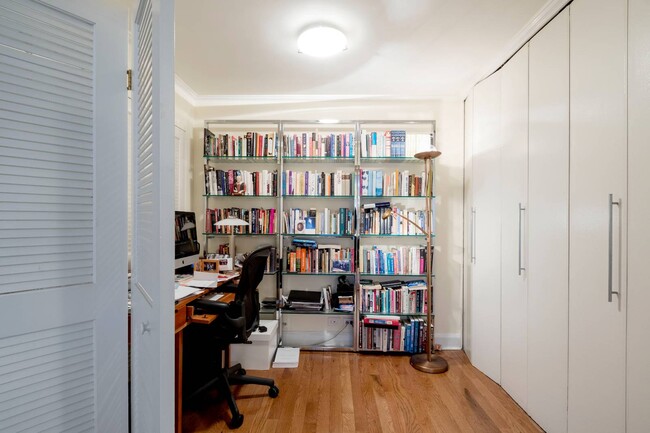 Building Photo - 100 W 57th St