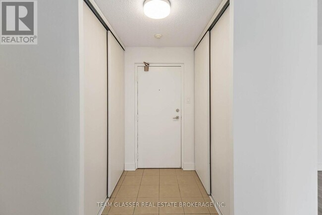 Building Photo - 500 Proudfoot Ln