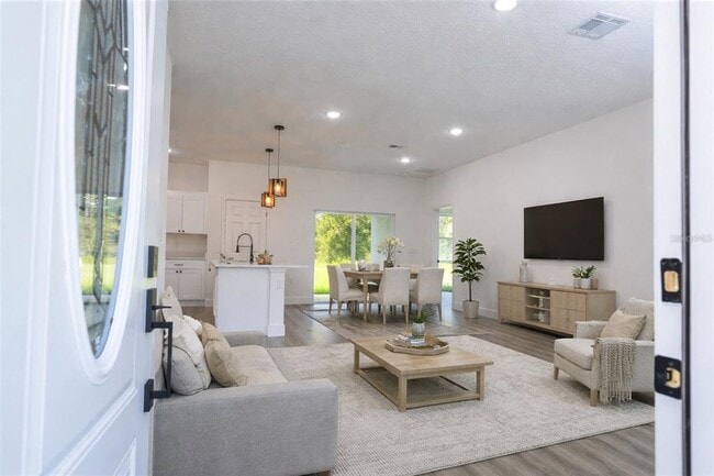 Building Photo - 6671 SW 151 Loop