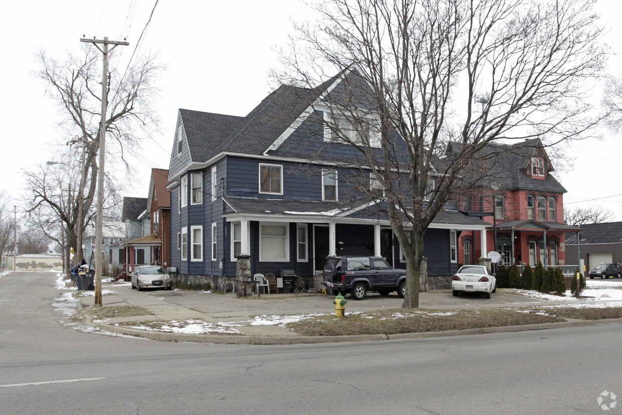 Primary Photo - 612 W Kalamazoo Ave