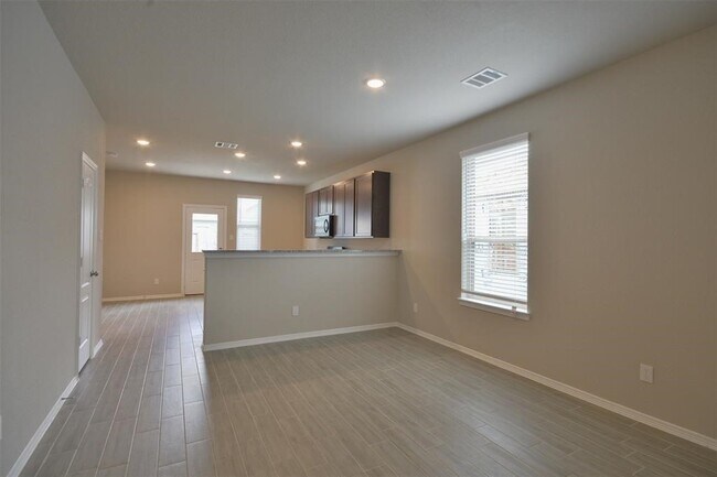 Building Photo - 24730 Winema Wds Ln