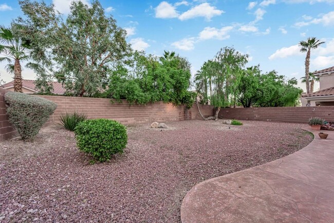 Foto del edificio - 914 Armandito Dr