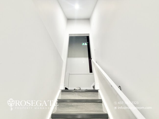 Building Photo - Pet-Friendly 1 Bedroom + Den Apartment with Parking in Kitchener