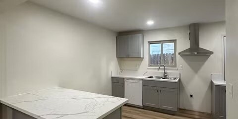 Foto del edificio - 519 E Ridgecrest Blvd