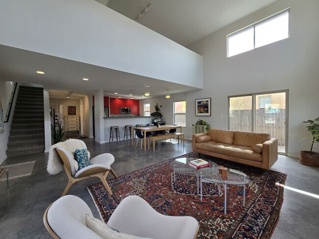 Foto del edificio - 2180 W Alameda St