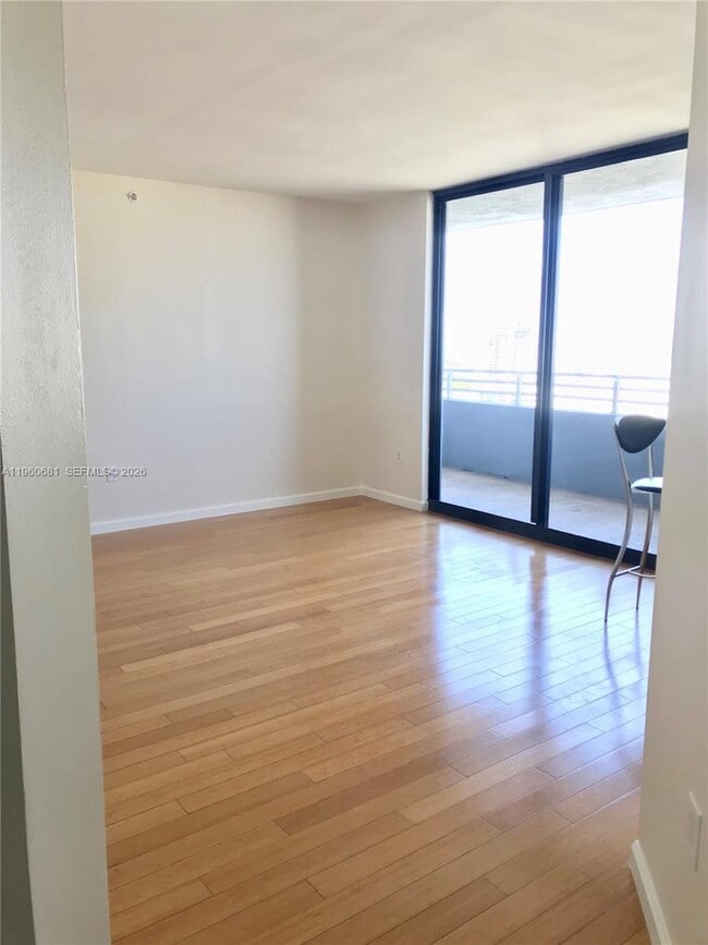 Foto del edificio - 1330 West Ave