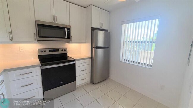 Foto del edificio - 2900 NW 42nd Ave