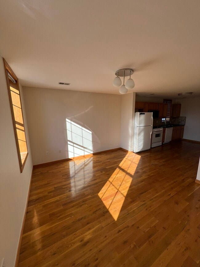 Building Photo - 358 Summer Ave