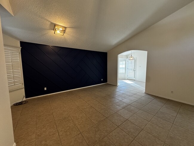 Building Photo - 14344 Desert Shadow Dr