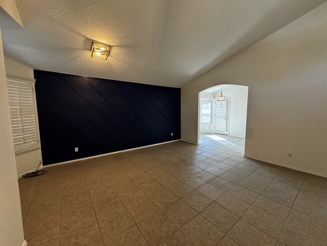 Foto del edificio - 14344 Desert Shadow Dr
