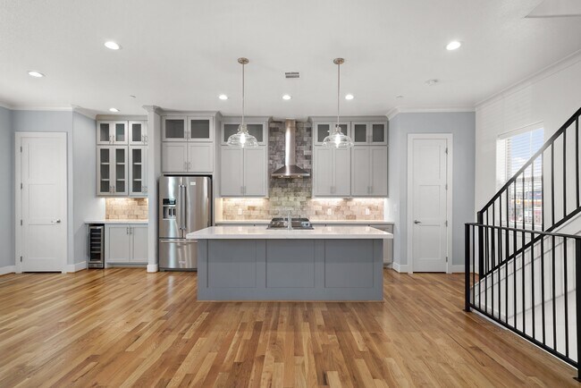 Foto del edificio - 5341 Larkin St