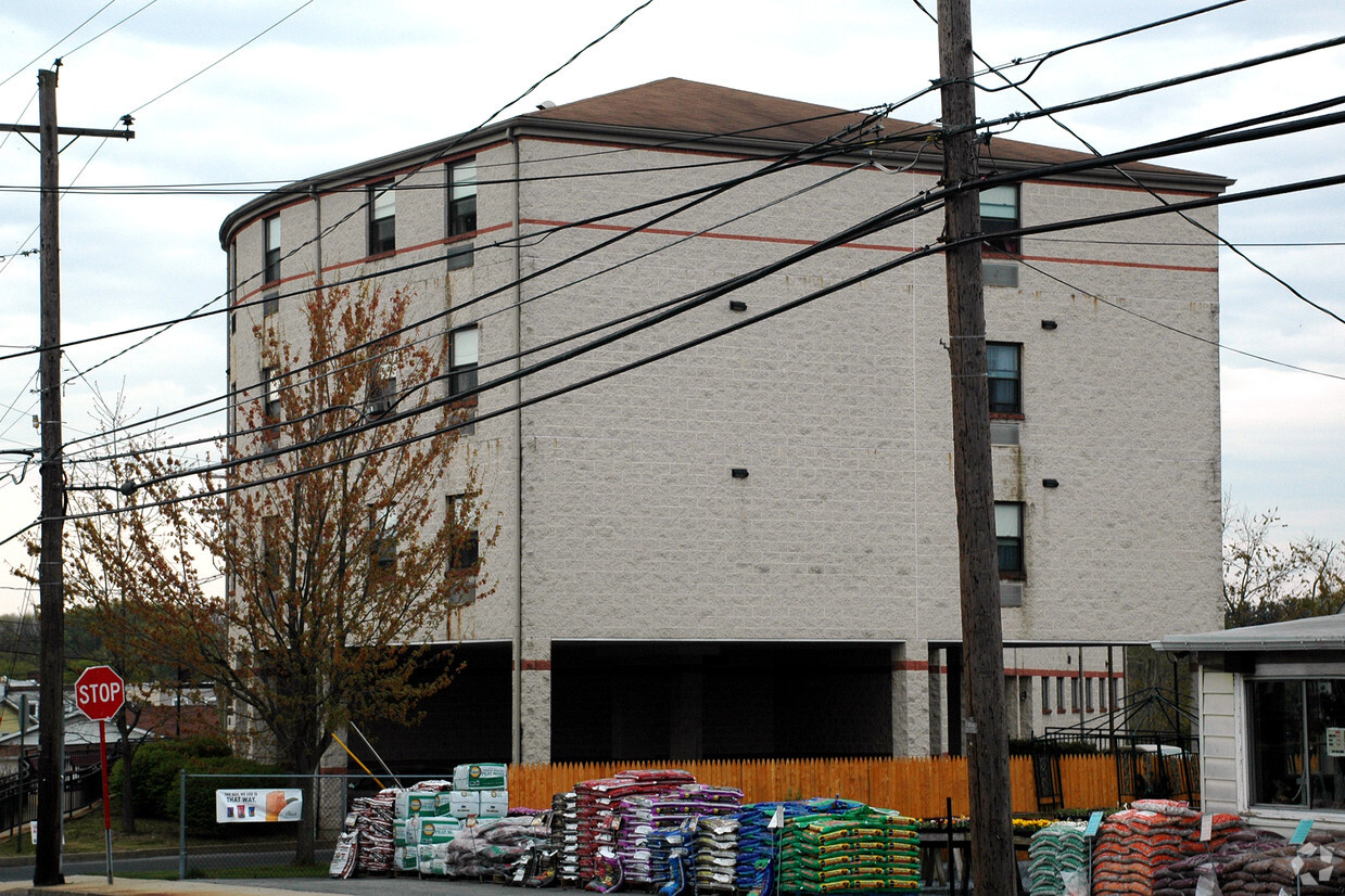 Building Photo - North Catasauqua Elderly Apartments