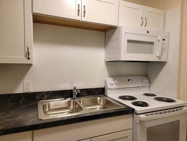 Foto del edificio - 675 E Main St