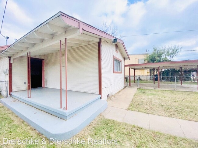 Foto del edificio - 2 br, 2 bath House - 123 W. 19th St.