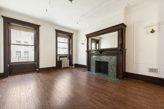 Building Photo - 16 W 69th St