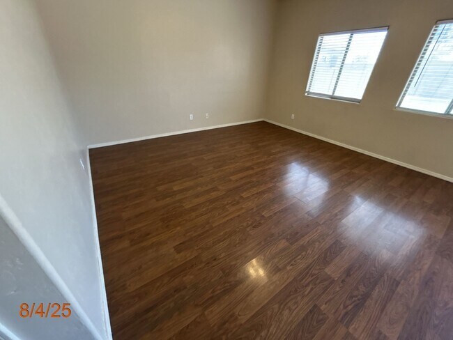 Foto del edificio - COMING SOON - Large 3 Bed / 2 Bath Home wi...