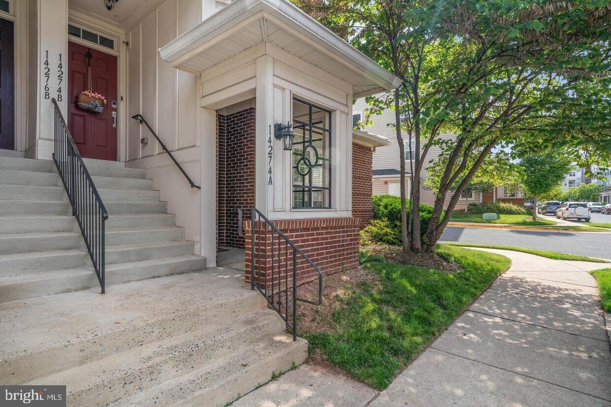 14274 Woven Willow Ln, Centreville, VA 20121 Townhome Rentals in