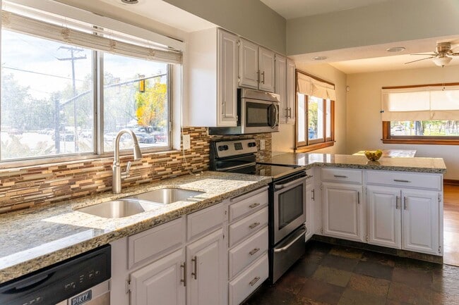 Foto del edificio - 1241 S 700 E