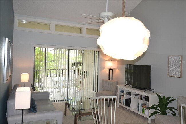 Building Photo - 284 Woodlake Wynde