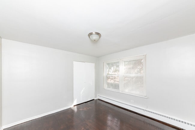 Foto del edificio - 3058 N Kostner Ave