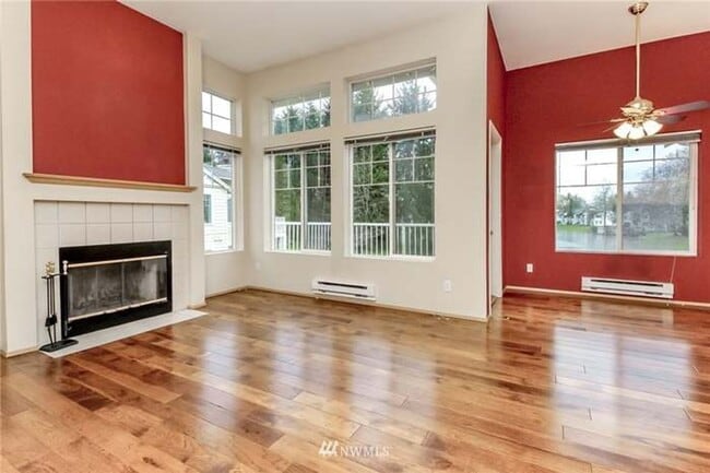 Building Photo - View 2 bed Lakes Condo