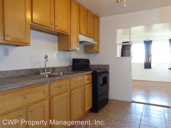 Building Photo - 14848 Saturn Dr