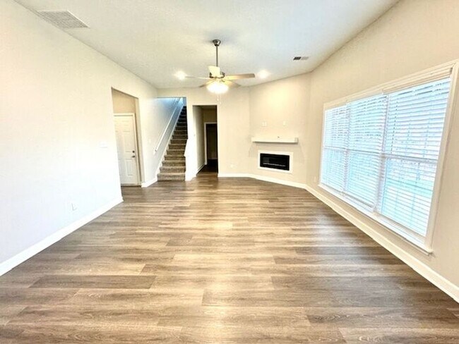 Building Photo - Now Leasing a 5-Bedroom 3 Bath Home in Mil...