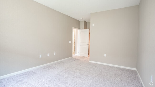 2BR,1.5BA,-1329SF, New Castle - Fenwyck Manor Apartments