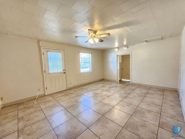 Building Photo - 2 BEDROOM, 1 BATHROOM House for rent in Lakeland - Available NOW !