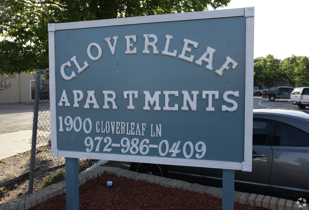 Firma - Cloverleaf Apartments