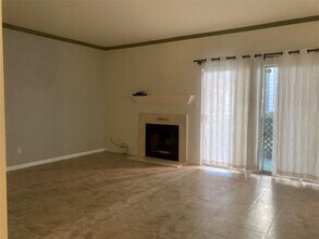 Building Photo - 6500 Harbor Town Dr