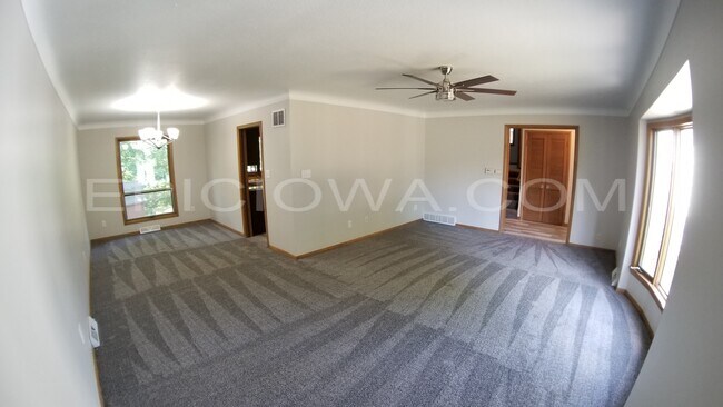 Foto del edificio - 2151 Birchwood Dr NE