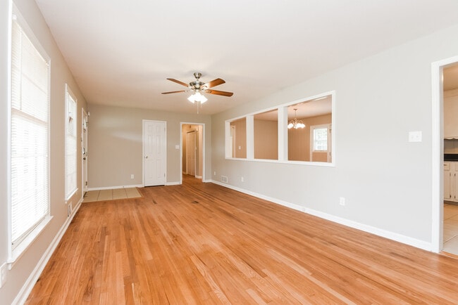 Foto del edificio - 1729 Hasty Rd