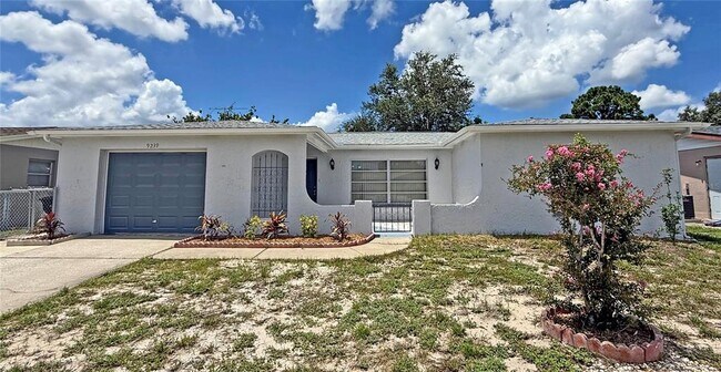 Foto del edificio - 9239 Dresden Ln