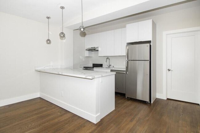 Building Photo - 2 bedroom in San Francisco CA 94133