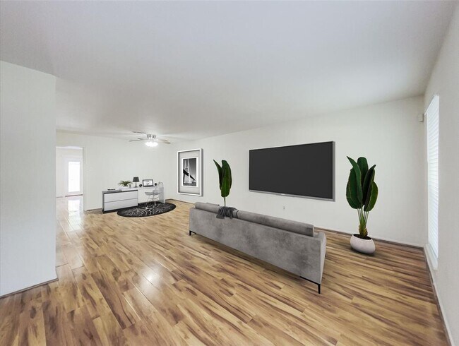 Building Photo - 13040 Trail Hollow Dr