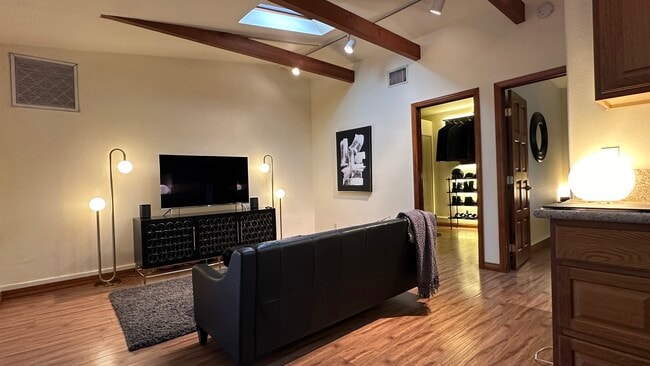 Building Photo - 26065 Adamor Rd