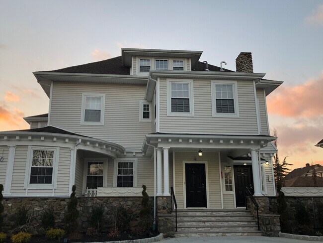 Foto del edificio - 314 S Ocean Ave