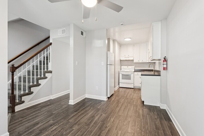 Foto del edificio - Harbor Oak Townhomes