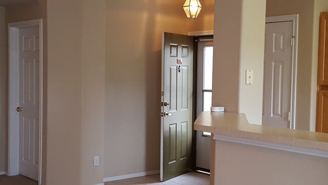 Foto del edificio - Ground level 3 bedroom, 2 bath, condo in Springs Ranch GATED community
