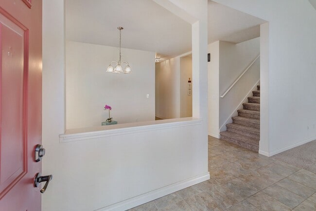 Foto del edificio - Must see! Spacious 3bd 2bath Ready for Imm...