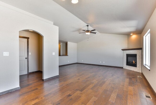Building Photo - Beautiful Timnath Ranch Home