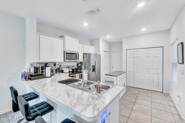 Building Photo - 9008 Gifford Dr