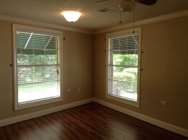 Building Photo - 1820 Briarcliff Dr