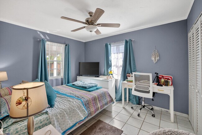 Foto del edificio - 131 SW 7th Terrace
