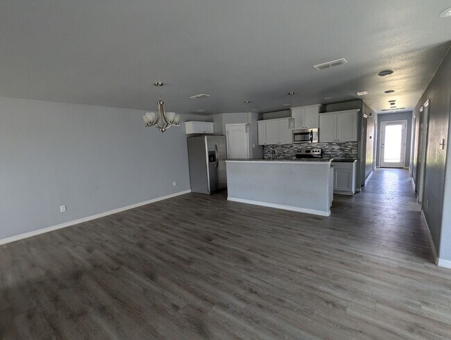 Building Photo - 1302 N Clinton Ave