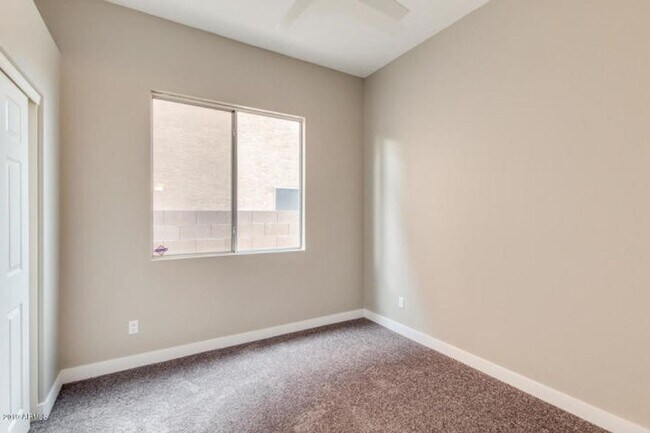 Foto del edificio - Remodeled 3-bedroom in Chandler