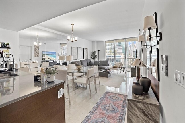 Foto del edificio - 475 Brickell Ave